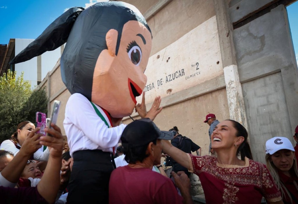 Claudia Sheinbaum encabezó un mitin en el centro de Los Mochis, Sinaloa, como parte de su gira