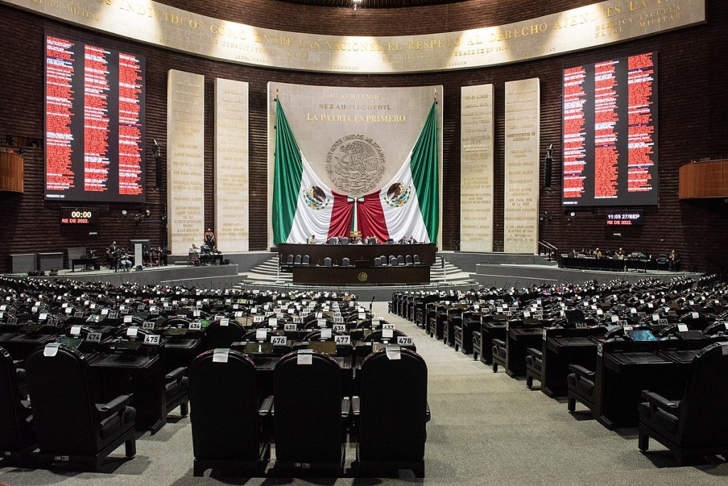 Con voto mayoritario de Morena, la Cámara de Diputados aprueba reforma a la Ley de Amparo que "blinda" obras de AMLO