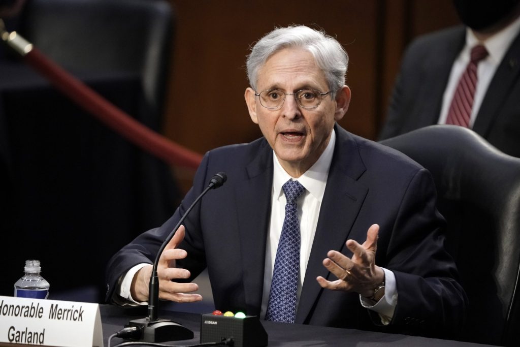 Merrick Garland, fiscal General de EE.UU., alerta que "cárteles (mexicanos) son enormemente rentables" y eso hace difícil lidiar con ellos