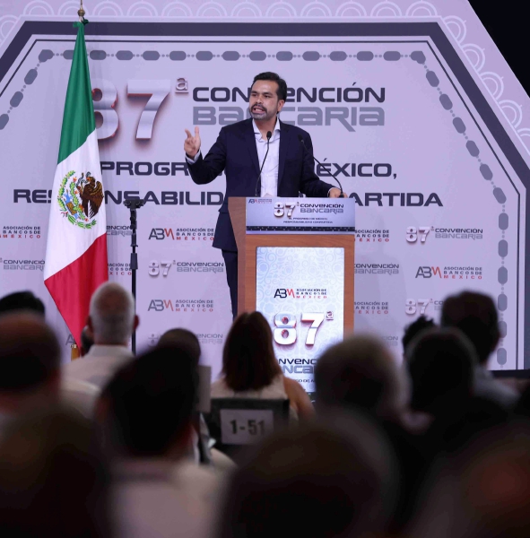 Jorge Álvarez Máynez, candidato a la Presidencia de MC, durante su participación en la Convención Bancaria, en Acapulco, Guerrero