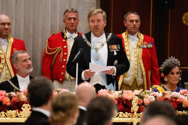 El rey de Países Bajos, Guillermo Alejandro, pronuncia un discurso junto a los reyes de España, Felipe VI y Letizia