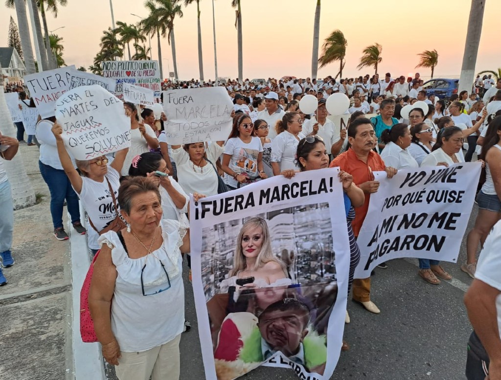 El domingo 24 de marzo, ciudadanos y familiares de policías de Campeche realizaron una marcha contra la gobernadora Layda Sansores y para exigir la destitución de Marcela Muñoz como jefa de la policía