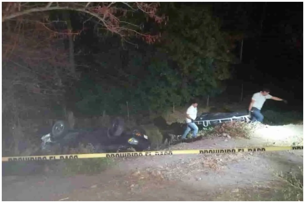 Tre migrantes mueren en accidente automovilístico en Oaxaca; reportan volcadura en la carretera federal 190