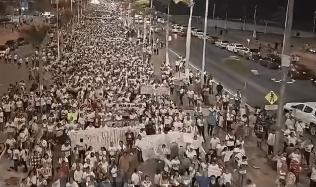 Imagen de una protesta en Campeche contra la titular de la Policía estatal y la gobernadora Layda Sansores San Román