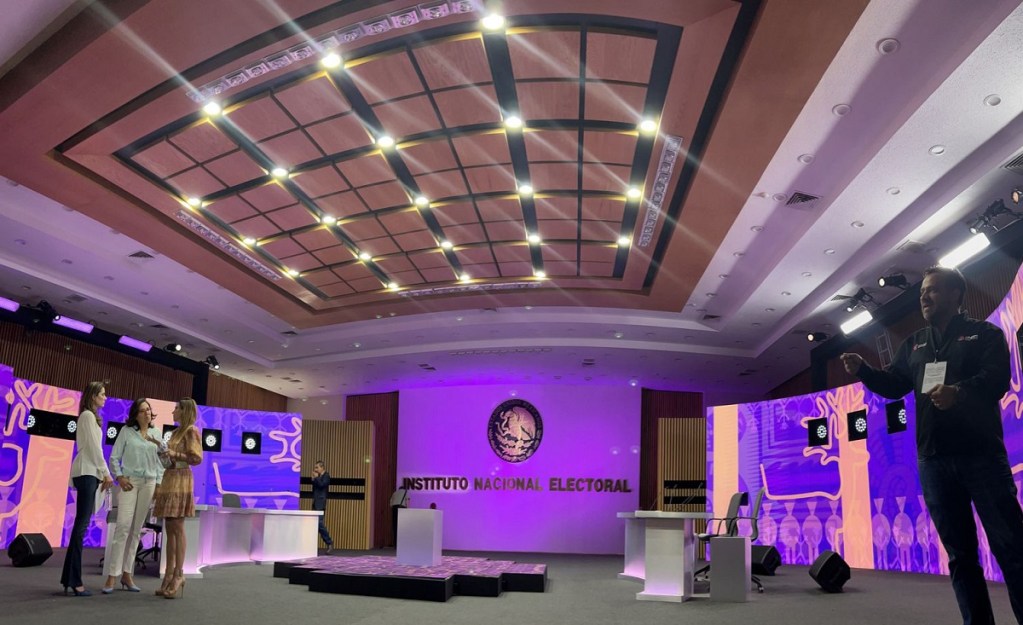 El set donde se realizará el primer debate presidencial 2024 (Foto de El Universal)