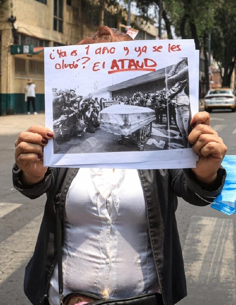 EUM20240420SOC08.JPG CIUDAD DE MÉXICO. Protest/Protesta-Desaparecidos.- 20 de abril de 2024. Diversos colectivos y familiares de personas desaparecidas se manifestaron y colocaron fichas de búsqueda afuera del Metro Hospital General. Luego se dirigieron al Instituto de Ciencias Forenses y a la Fiscalía General de Justicia donde protestaron. Foto: Agencia EL UNIVERSAL/Gabriel Pano/EELG