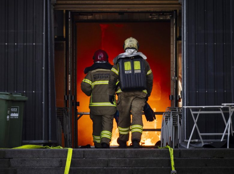 Se incendia el antiguo edificio de la Bolsa de Copenhague