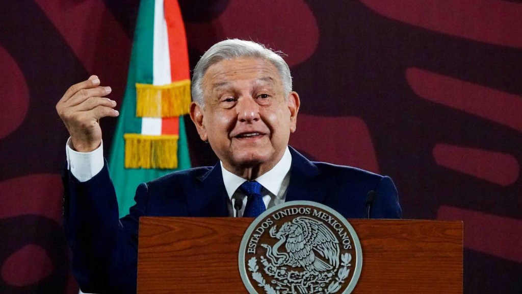 AMLO afirma que apagones en México en plena ola de calor se debe a un "transitorio" déficit de generación eléctrica