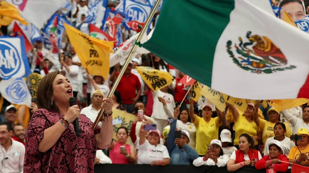 Encuentro de Xóchitl Gálvez con simpatizantes de la coalición Fuerza y corazón por México, ayer en el Lienzo Charro de Pachuca, Hidalgo