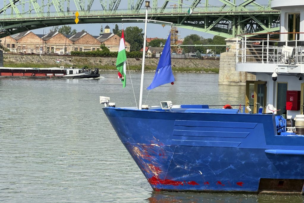 Choque de barcos en el río Danubio