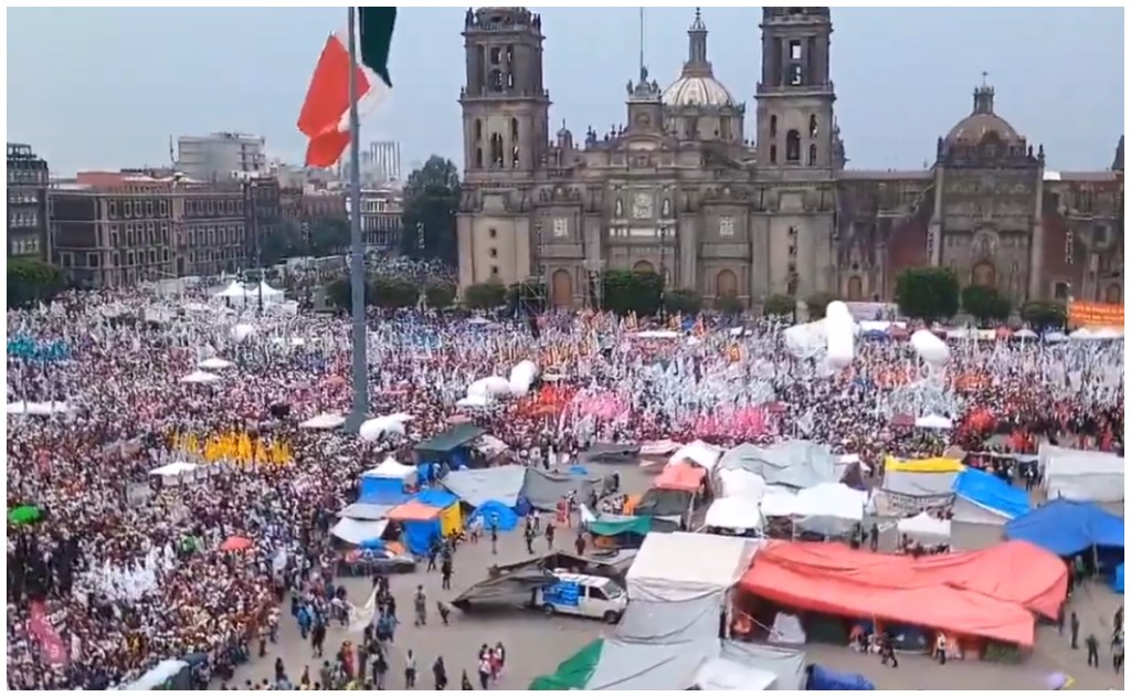 Internautas exhiben y critican presunto acarreo en cierre de campaña de Claudia Sheinbaum y Clara Brugada en el Zócalo capitalino