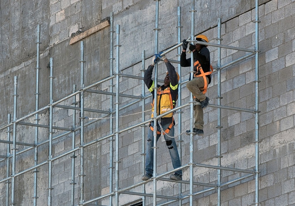 Las empresas que llegan a Ciudad Juárez construyen viviendas para sus trabajadores, pero expertos señalan que los precios son muy altos