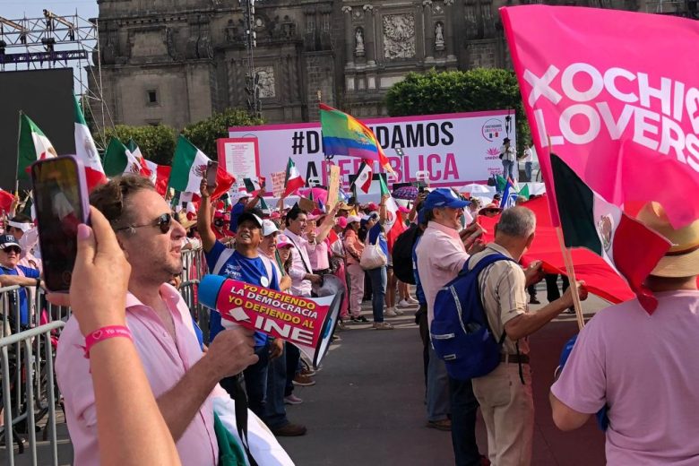 Marea Rosa en el Zócalo
