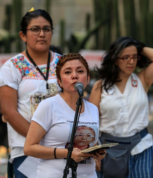 Madres buscadoras en el Monumento a la Madre en Ciudad de México, ayer