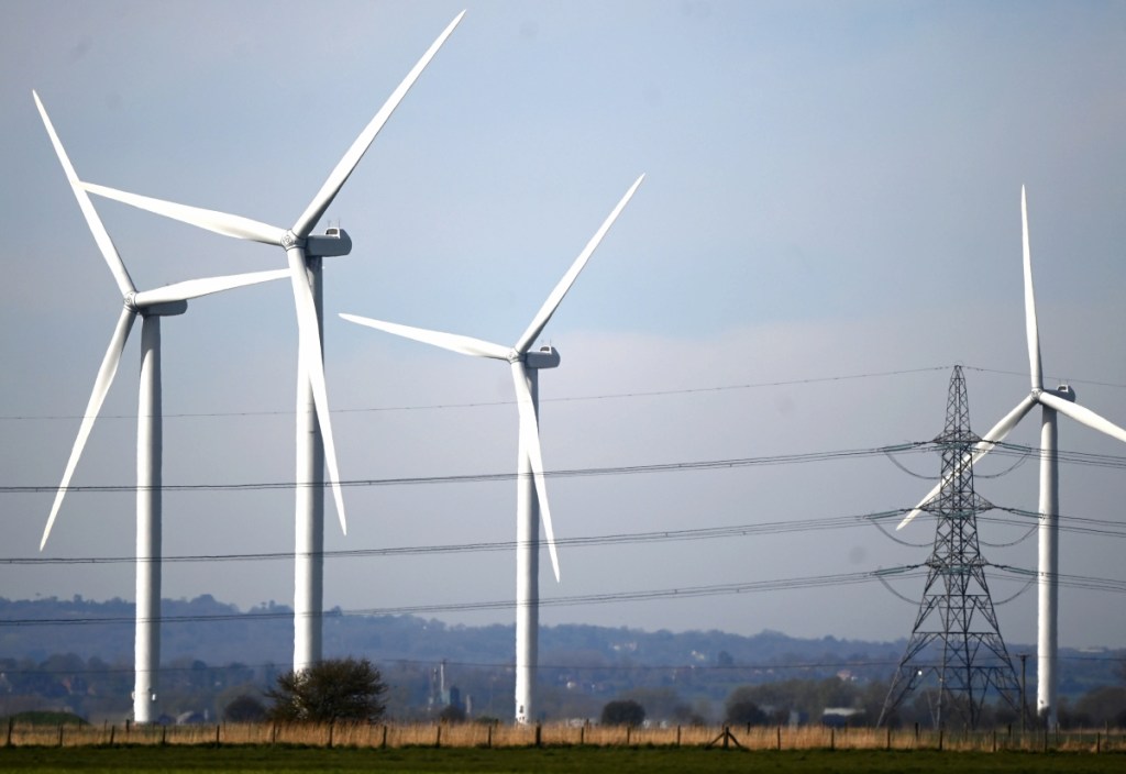 Ante los recientes apagones registrados en el país, la Amdee pidió entrar más al negocio de electricidad