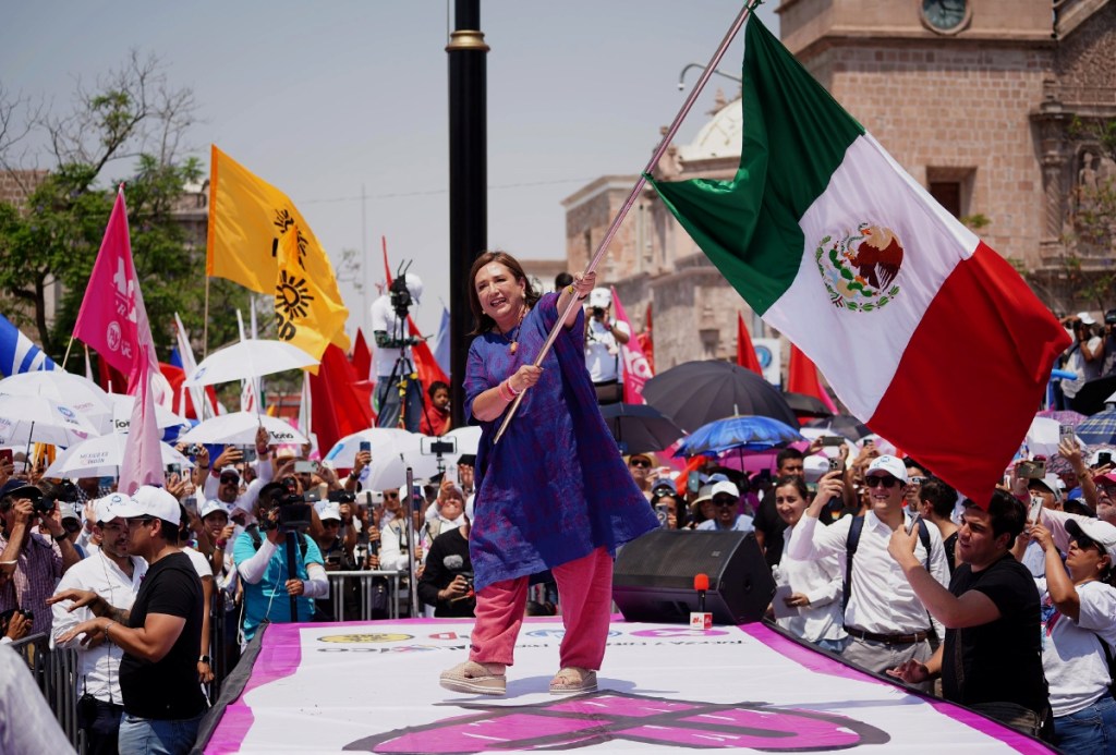 En Aguascalientes, Xóchitl Gálvez, candidata presidencial de la oposición, tachó de “bruto e inepto” al gobierno por los apagones masivos que se registran desde el martes pasado a raíz de la onda de calor