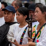 A la derecha, centro comunitario de Tila donde numerosos habitantes se reunieron para decidir cómo hacerle frente a la violencia derivada de los conflictos entre grupos criminales en la zona