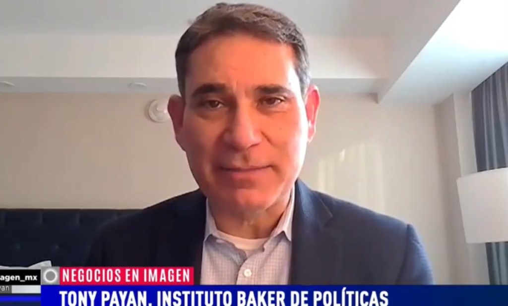 Tony Payan afirmó que “no hay indicios” de que Claudia Sheinbaum desee cambiar las políticas de AMLO