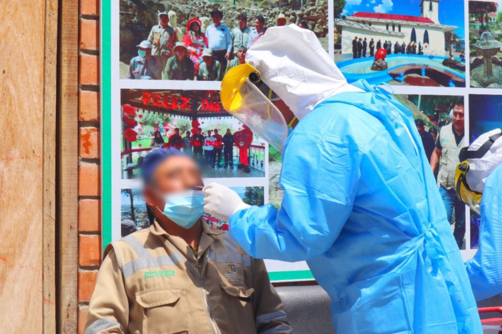 Primera muerte de gripe aviar H5N2 fue un hombre de 59 años de edad, originario del Estado de México; el primer deceso en el mundo