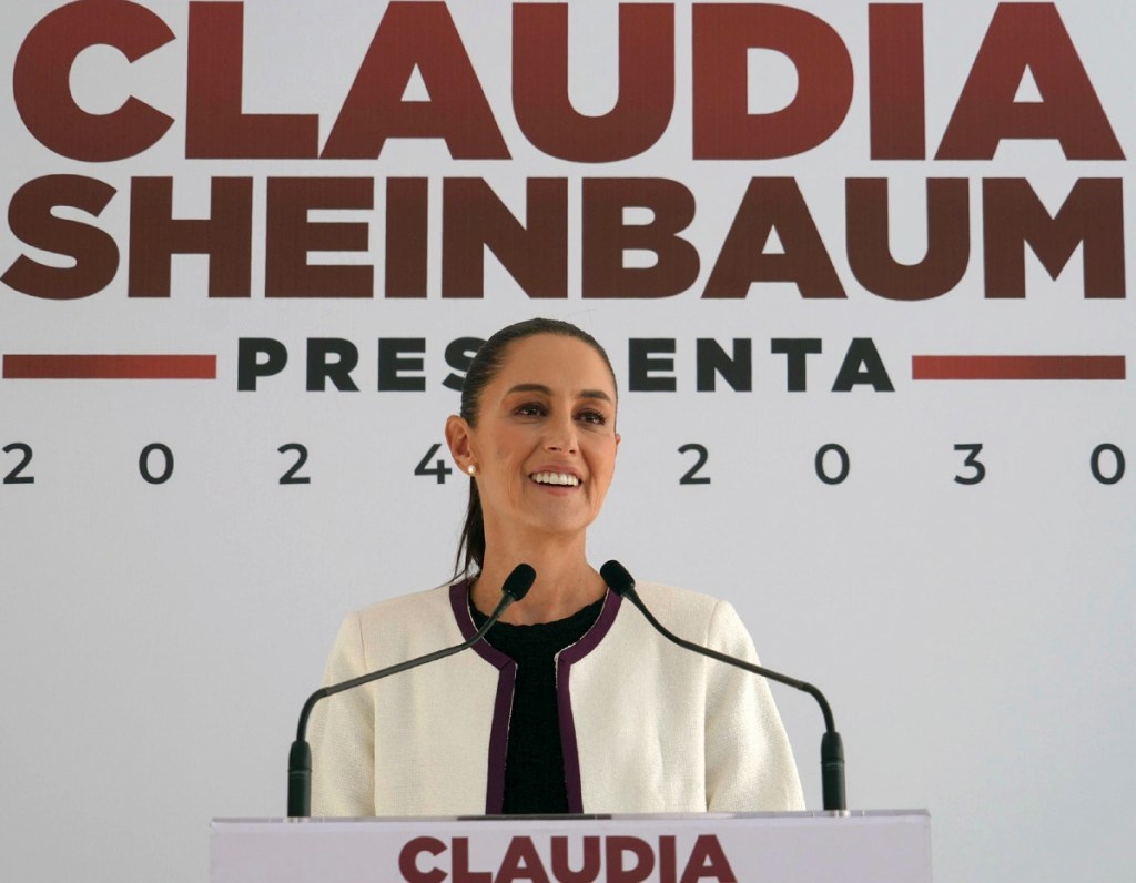 Claudia Sheinbaum, al informar de la encuesta sobre la reforma