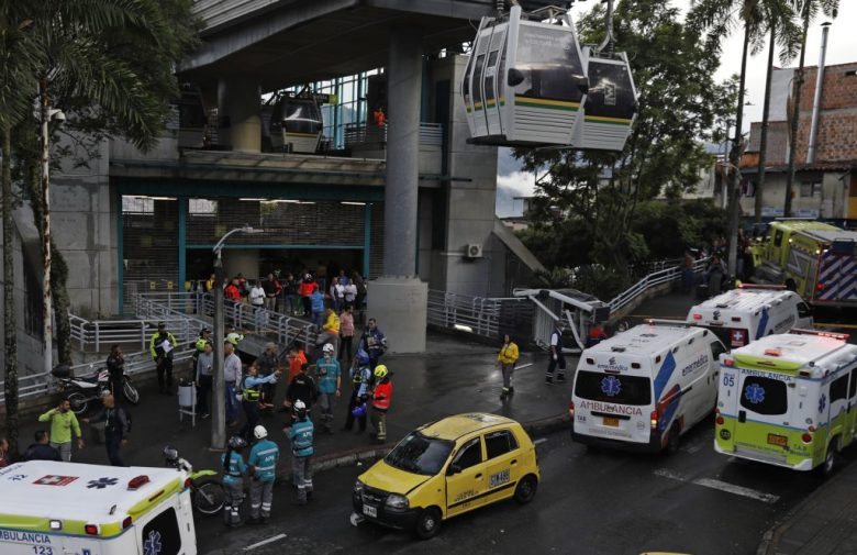 Se desploma una cabina del teleférico de Medellín