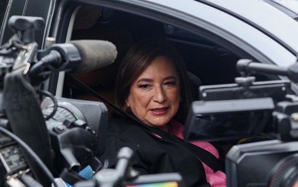 Llegada de Xóchitl Gálvez Ruiz al CEN del PAN para reunirse con Marko Cortés este jueves (Foto de El Universal)