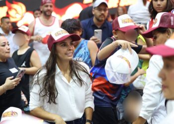 Reinauguración del Poliforum Cancún: Ana Paty Peralta Celebra el Regreso del Baloncesto Profesional