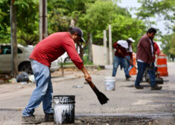 Intensifican trabajos de bacheo en diversas avenidas de Cancún