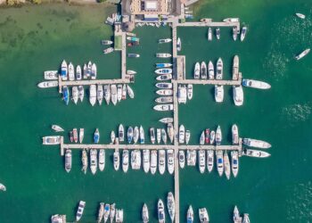 Náuticos Realizan Monitoreos para Sacar Embarcaciones del Agua por Beryl en Cancún