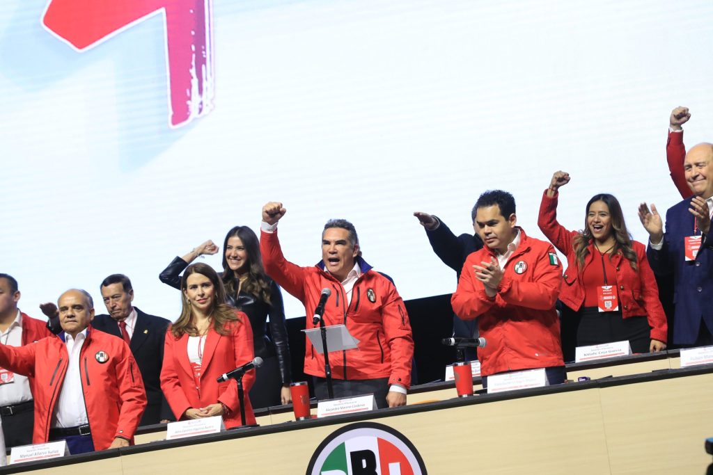 En la Asamblea Nacional del PRI, aprueban cambios a los estatutos internos para permitir la reelección de 'Alito' Moreno hasta 2032