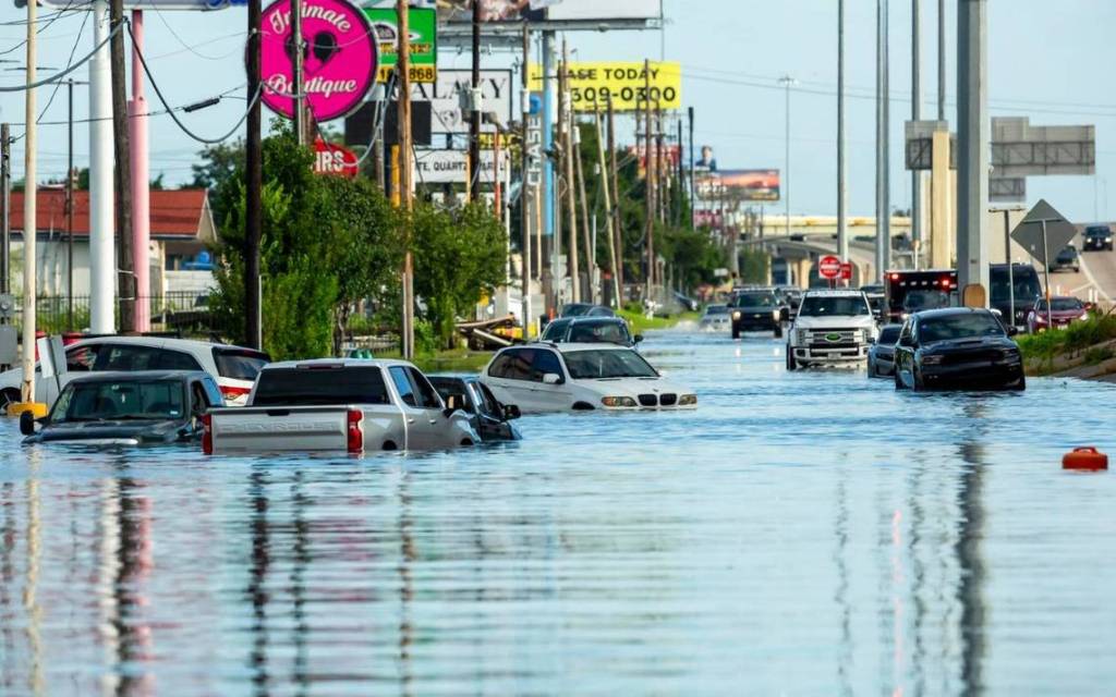 Al menos ocho personas fallecieron durante el paso de "Beryl" por Texas; la cifra podría aumentar conforme avancen las labores de búsqueda