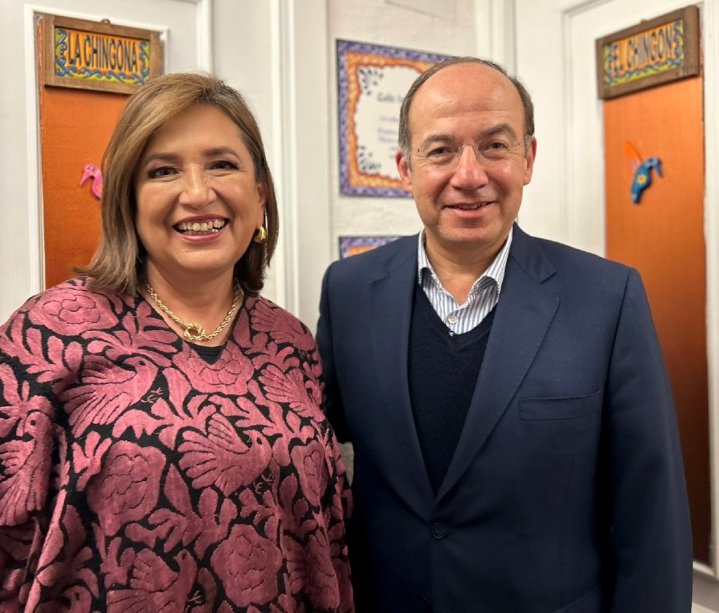 La fotografía que compartió el expresidente Felipe Calderón de su reunión, en Madrid, con la precandidata xóchitl Gálvez Ruiz