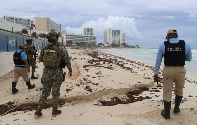 Aspecto de Cancún horas después del paso del huracán Beryl (Foto de EFE)