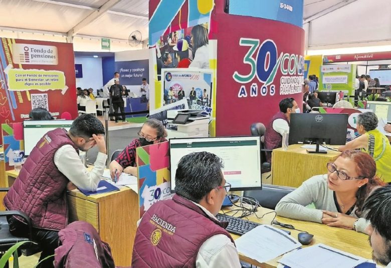 La Feria de las Afores 2024 estará abierta en el Zócalo capitalino hasta el domingo en horario de 9 a 18 horas y ofrecerá servicios gratuitos