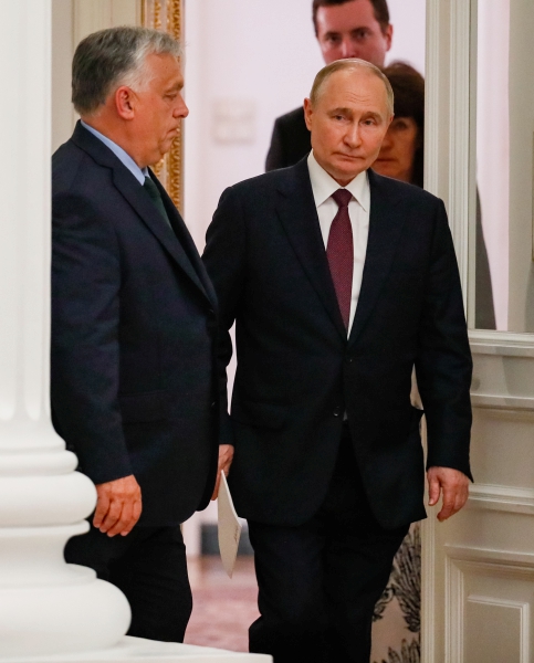 El primer ministro húngaro, Viktor Orbán, y el presidente ruso, Vladimir Putin, ayer en el Kremlin en Moscú