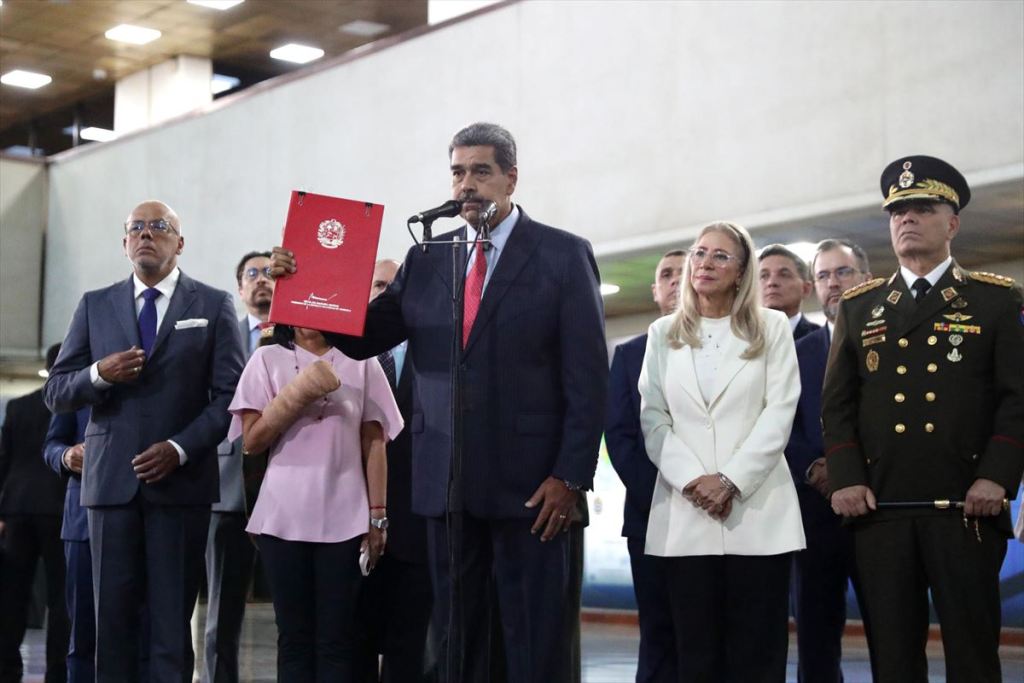 Maduro presenta amparo para solicitar que el Tribunal Supremo de Justicia realice un peritaje de los resultados de las elecciones del 28J