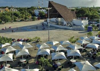 Empresa constructora colabora con Ayuntamiento de Benito Juárez para rehabilitar el Parque de las Palapas