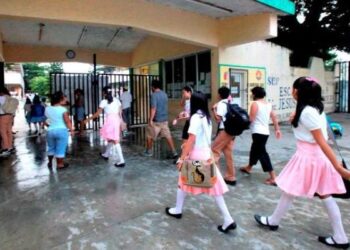 Anuncia Gobierno de Cancún fecha de entrega de becas para alumnos de secundaria