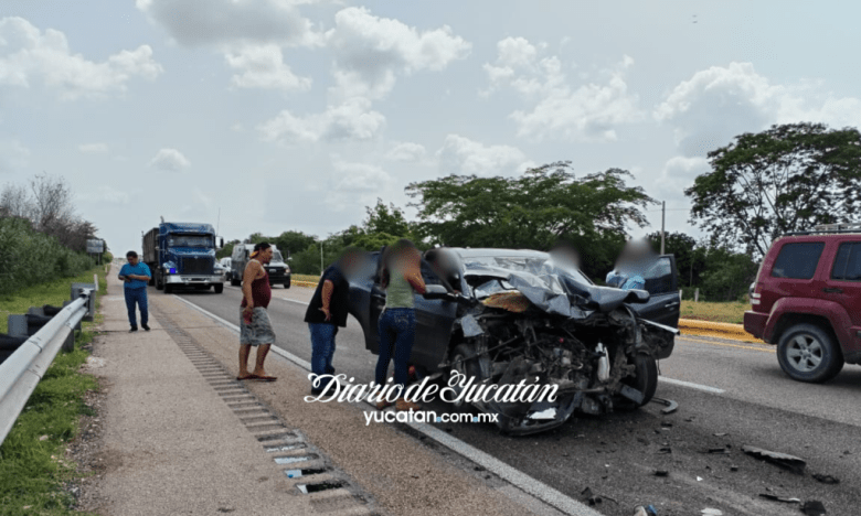 Tragedia en la Mérida-Campeche; una familia se impactó contra un tráiler, así pasó