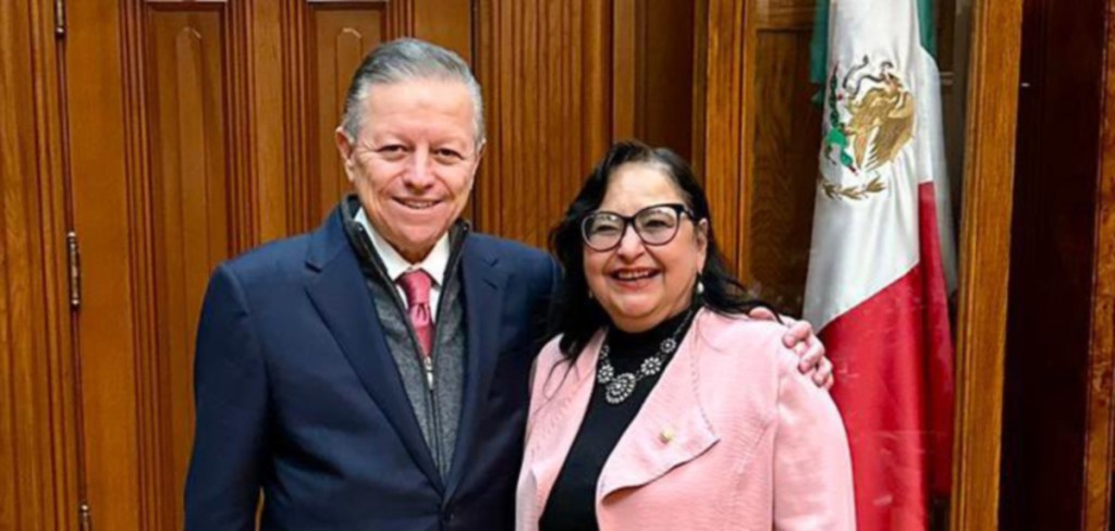 Foto del 2 de enero de 2023 en el perfil de X de Arturo Zaldívar: “Es un dia histórico para nuestro país. Por primera vez una mujer ocupa la presidencia de la SCJN y el CJF. Felicito a mi querida amiga la Ministra Norma Piña por haber roto uno de los más altos techos de cristal. Le deseo el mayor de los éxitos en su gestión...”. Ayer el expresidente de la Suprema Corte dijo que la gestión de su sucesora ha sido “desastrosa”