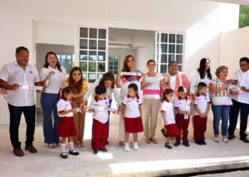 Inicio del Ciclo Escolar 2024-2025 en Cancún: Entrega de Materiales y Mejora de Infraestructura Educativa por el Gobierno del Estado y el Ayuntamiento