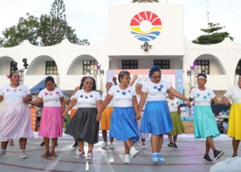 Abuelotón 2024 en Cancún: Récord de Donaciones para Adultos Mayores con Más de 23 Mil Artículos Recolectados