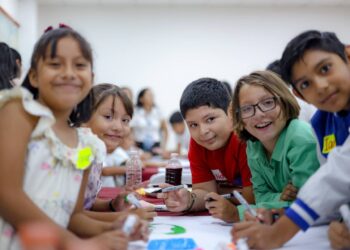 Ana Paty Peralta fomenta participación ciudadana en diseño del futuro de Cancún