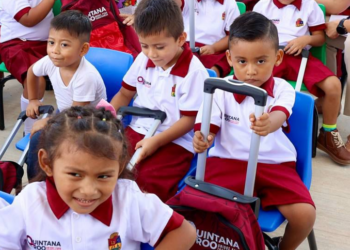 Entrega Gratuita de Útiles Escolares, Uniformes y Mochilas para el Ciclo Escolar 2024-2025 en Quintana Roo