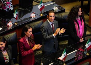 Eugenio ‘Gino’ Segura Toma Protesta como Senador en la Nueva Legislatura del Senado