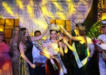 María Fernanda Canales es Coronada Señorita Fundación 2024 en Isla Mujeres para Celebrar el 174 Aniversario