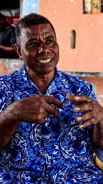 Mario Habana, uno de los fundadores de Playa Bonfil, dijo que este barrio es “mágico” por su comida, el pescado a la talla, el surf, sus atardeceres y la hospitalidad. Abajo, la playa “Pie de la Cuesta”, del plan “Barrios mágicos”