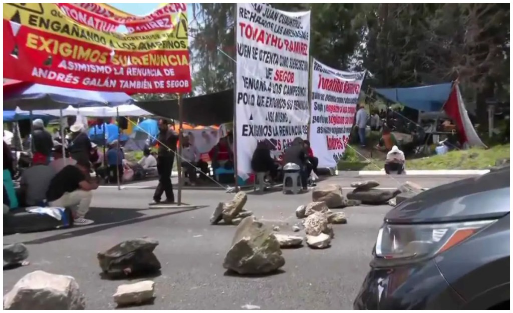 Bloqueo en la México-Puebla supera las 30 horas, y podría continuar hasta mañana jueves por falta de acuerdos con AMLO