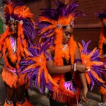 Bailarinas se preparan para participar en el carnaval Notting Hill, ayer