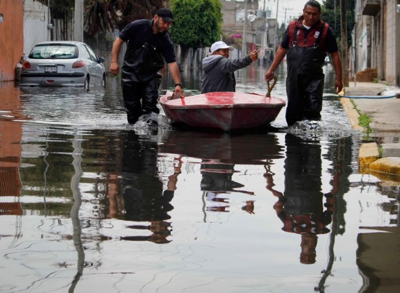 EUM20240814SOC08.JPG CHALCO, Méx. Rain/Lluvia-Edomex.- 14 de agosto de 2024. Aspectos de las inundaciones, afectaciones y trabajos a consecuencia de las recientes fuertes lluvias en Chalco, Estado de México. Foto: Agencia EL UNIVERSAL/Luis Camacho/EELG